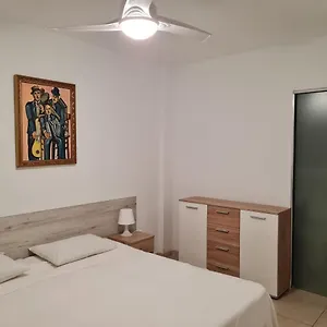 Pensión Nathaly, Armenime